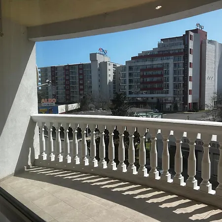 мирамар палас, роял апарт דירה